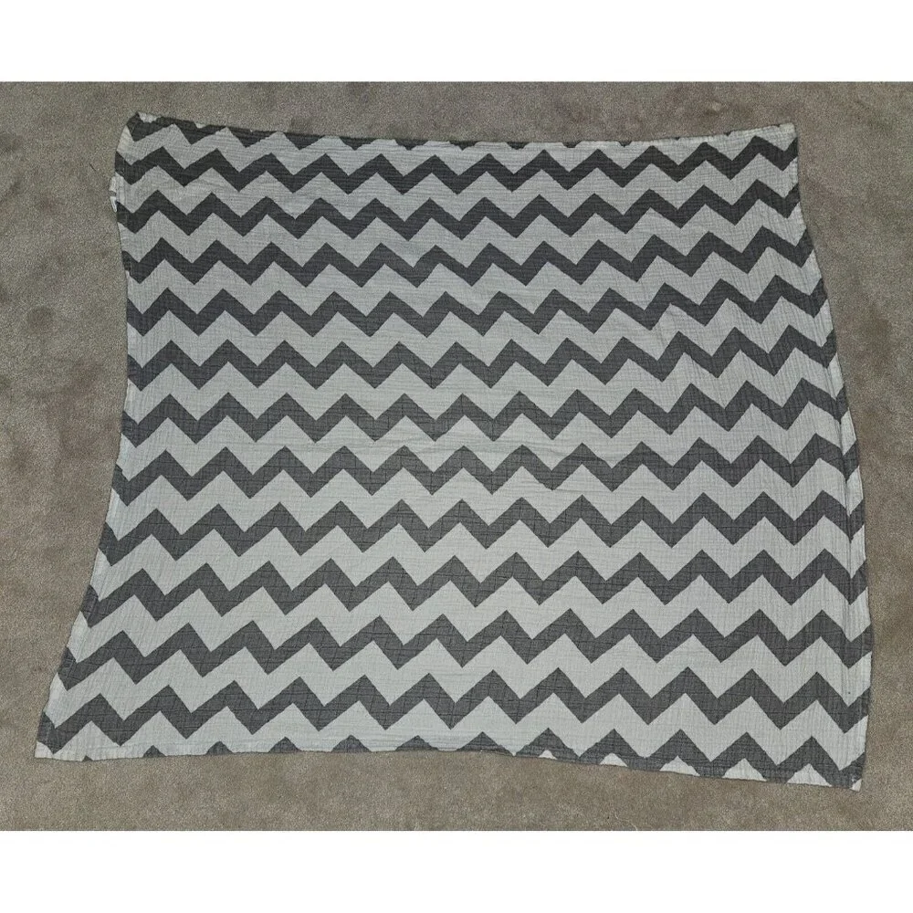 Momo Bebe Gray White Chevron Print Muslin 100% Cotton Swaddle Blanket Baby 40x45